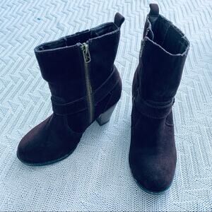 Eddie Bauer brown suede ankle boots